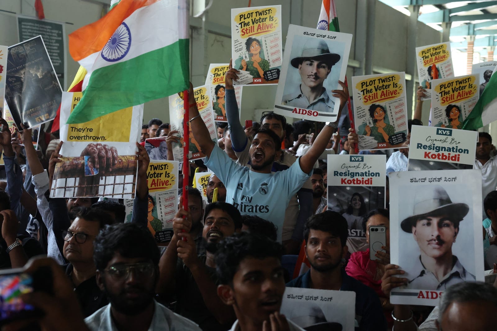 Supporters of Cockroach Janta Party (CJP) attend a protest demanding the resignation of India's Chief Election Commissioner Gyanesh Kumar, in Bengaluru, India, October 8, 2026. REUTERS/Priyanshu Singh