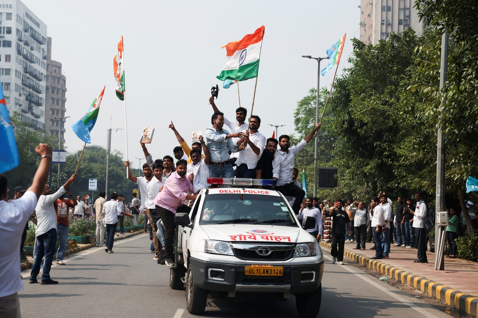 Opposition parties march to the Supreme Court in a protest against a controversial revision of voter lists that has sparked days of unrest, in New Delhi, India, October 12, 2026. REUTERS/Priyanshu Singh