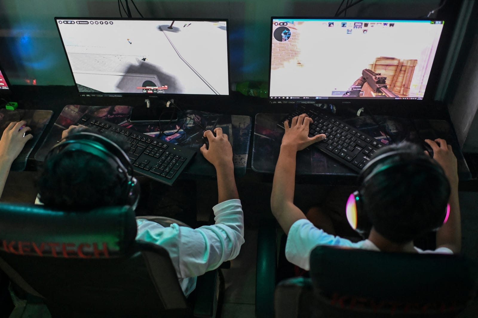 Children play online games at a computer shop in Pasay City, Metro Manila, Philippines, October 12, 2026. REUTERS/Noel Celis