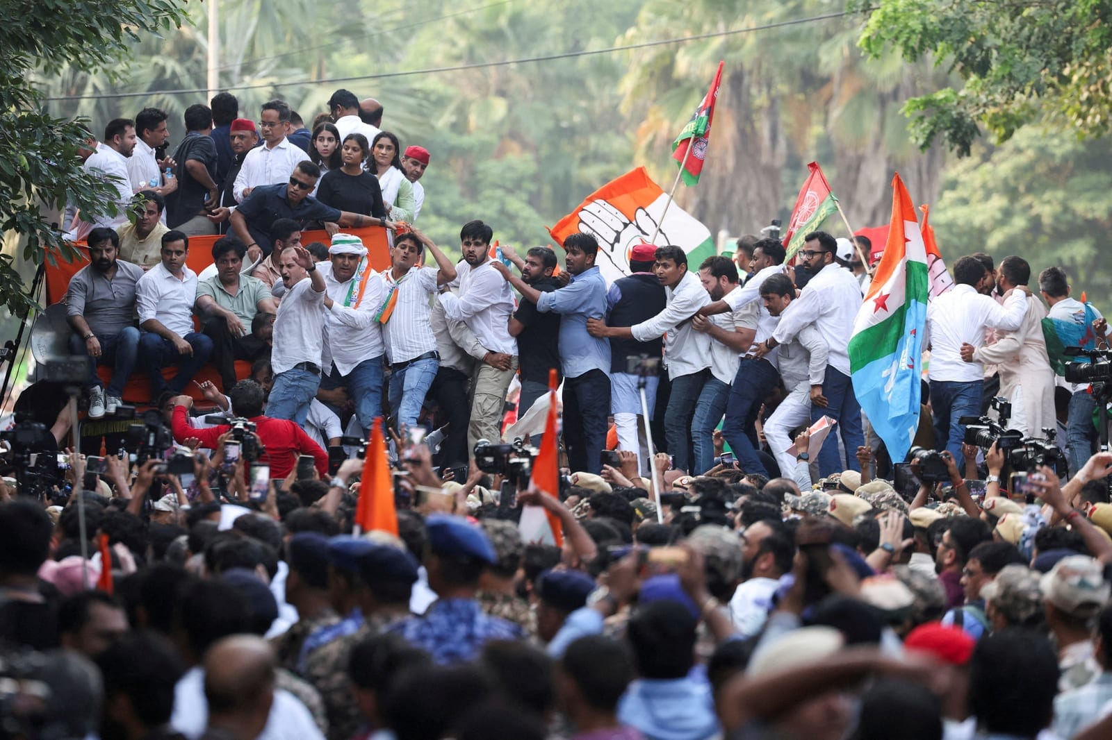 FILE PHOTO: Supporters of opposition parties join in a protest march to the Supreme Court to protest a controversial revision of voter lists that has sparked days of unrest, in New Delhi,?India, October 12, 2026. REUTERS/Bhawika Chhabra/File Photo
