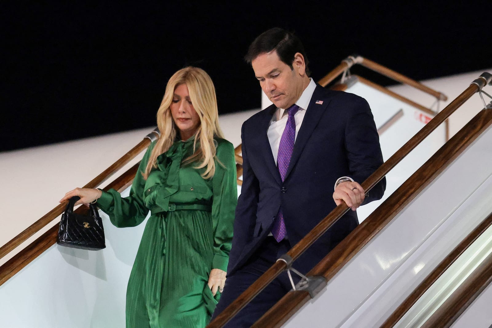 US Secretary of State Marco Rubio and his wife Jeanette Rubio disembark a plane as they arrive at the airport, for the C5+1 Ministerial meeting, in Samarkand, Uzbekistan, October 18, 2026. REUTERS/Kylie Cooper/Pool