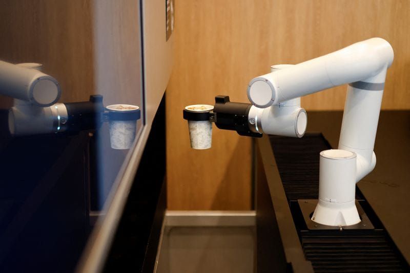 Unstaffed Shops Are Spreading Across South Korea as Owners Turn to Robots post image