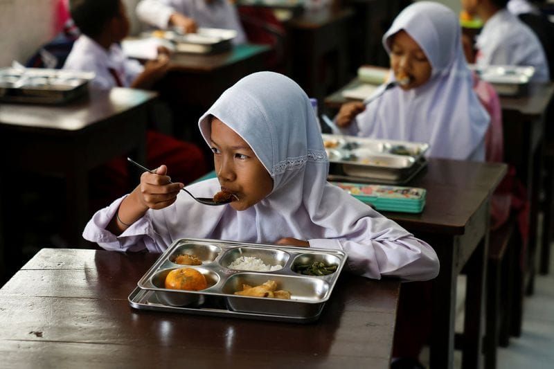 Indonesia Shuts 833 Free-Meal Kitchens Over Quality Violations and Theft post image