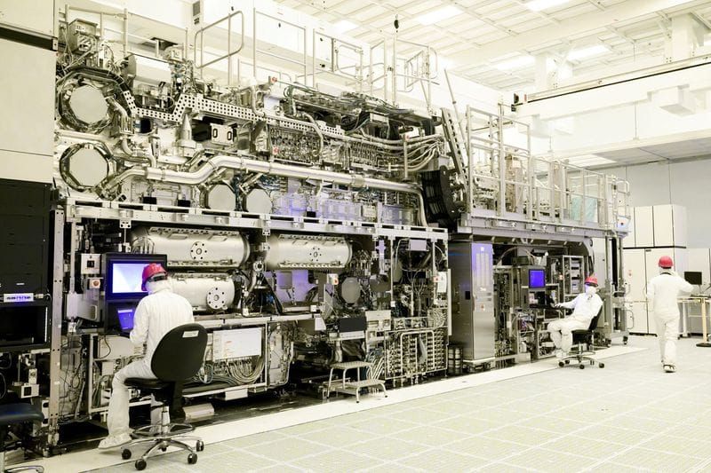 China Starts Mass-Producing Home-Grown DUV Chipmaking Machines, Source Says post image