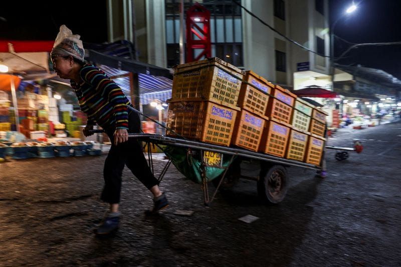 Vietnam Proposes 30% Income Tax Cut for Small Firms and Household Businesses post image
