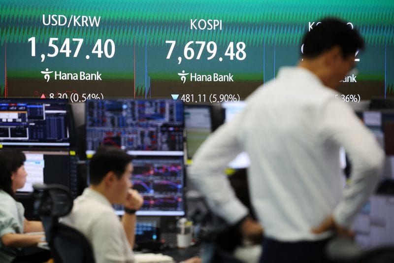 Emerging Markets Draw Record Bond Inflows as Investors Pull Back From US Assets post image