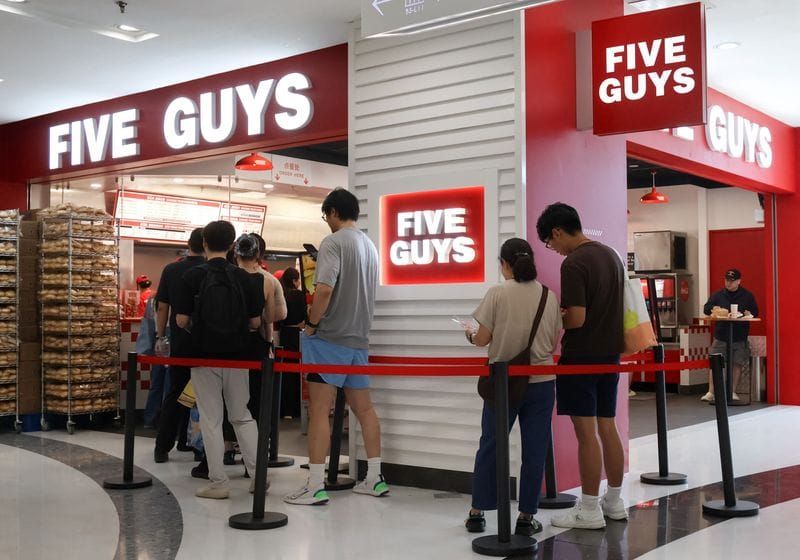 China's Burger Market Is a New Battleground for Coffee, Hotpot and Pizza Chains post image