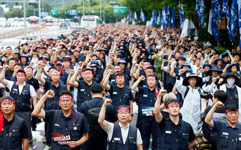 Hyundai's Korean Union Walks Out for the First Time in a Decade Over Pay and AI post image