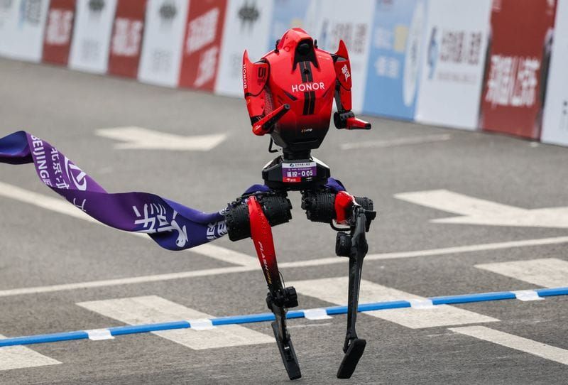 A Chinese Robot Ran 100m in 9.39 Seconds, Faster Than Bolt's World Record post image