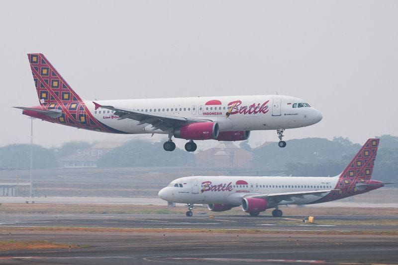 Indonesia Reopens All Airports as Krakatau Ash Clears, but 8 People Are Missing post image