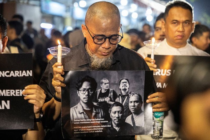 Indonesia Ends Search for 8 Missing at Sea, Including 5 Journalists Covering Volcano post image