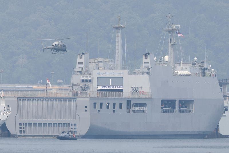1,476 Myanmar Nationals Sent Back From Malaysia Reach Home Waters Amid Civil War post image