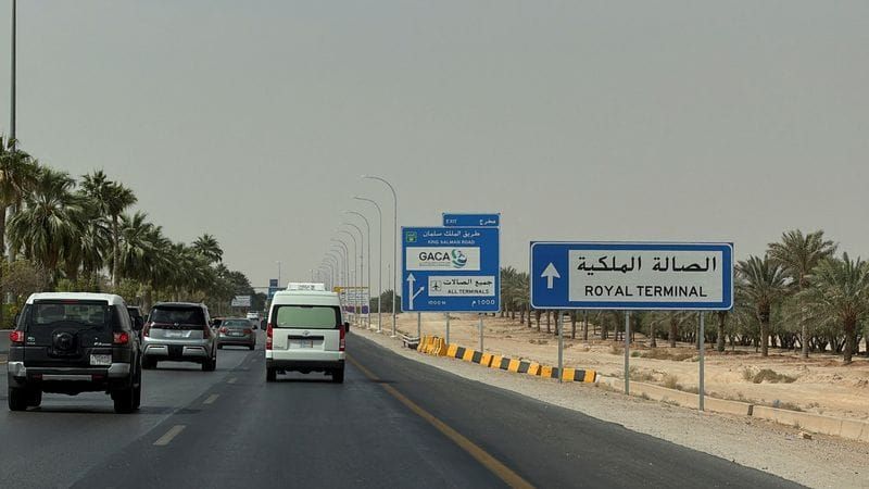 Riyadh Airport Stays Shut After Houthi Attacks as Airlines Scrap Flights post image