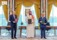 Saudi Arabia, Turkey and Pakistan sign joint defence deal in Mecca