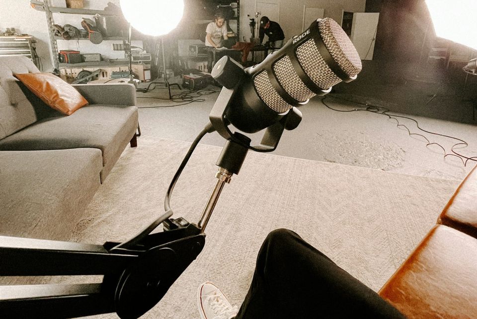 Video wordt de standaard bij podcasts, audio wordt een nicheproduct