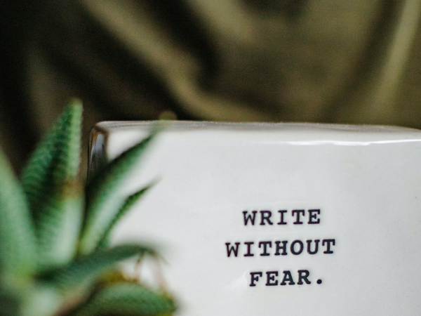 Глава, в которой герою больно ставить точки