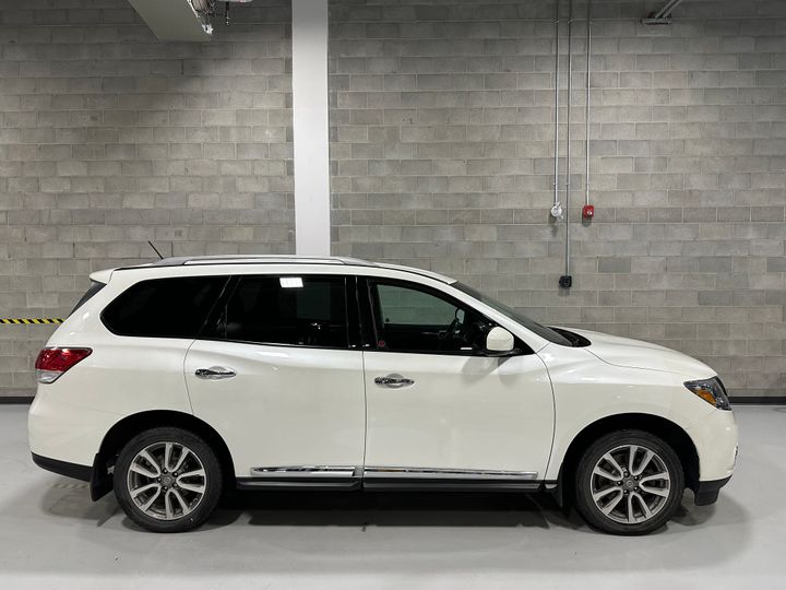 2015 NISSAN PATHFINDER LE AWD - SOLD