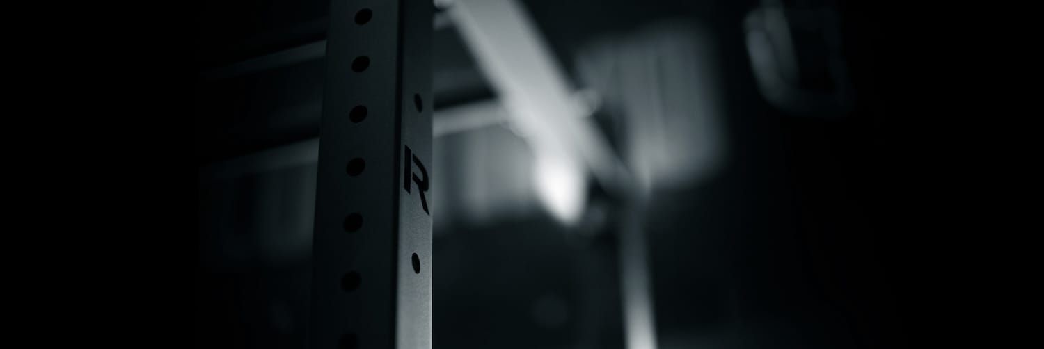 Mustavalkokuva salihäkistä (Rogue).