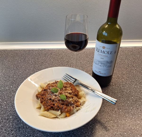 Pasta & italiensk kødsovs