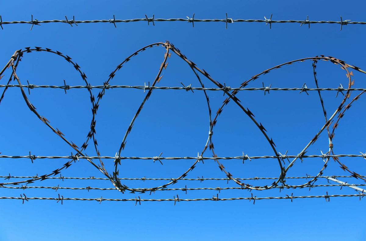 Android sideloader revolt succeeds – sort of