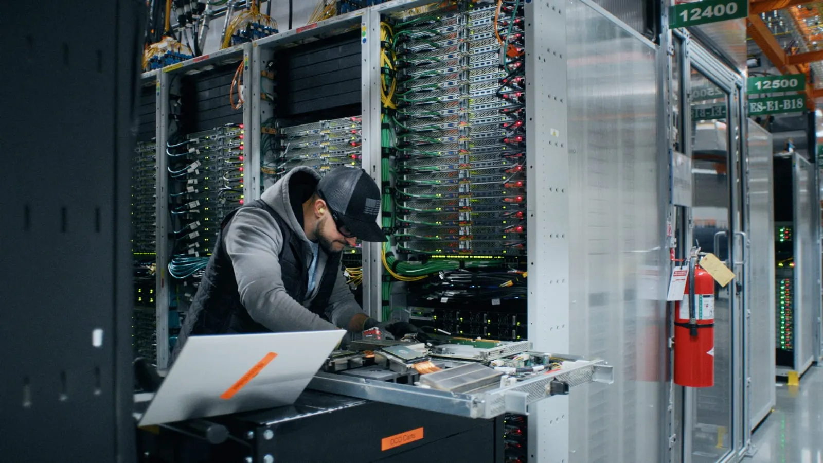 Re:Invent: Amazon EKS gets “Two of the biggest features we’ve ever built”