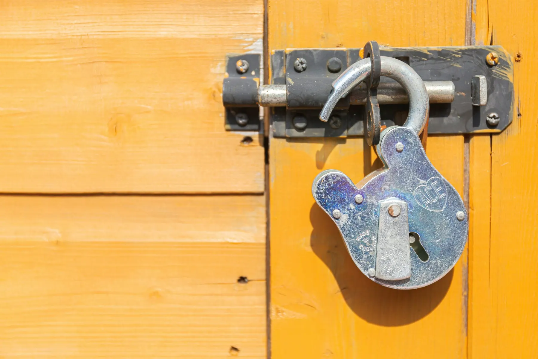 Malicious servers beat zero-knowledge encryption for major cloud password managers, researchers show