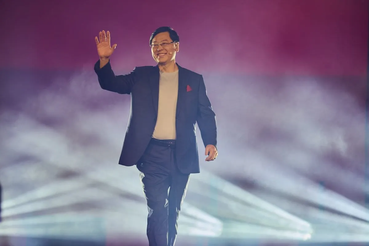 Lenovo eyes “personal AI super agents” in $100 billion drive