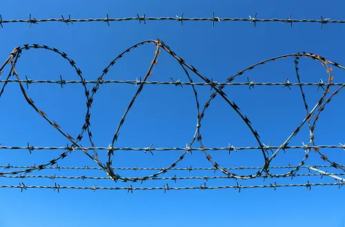 Android sideloader revolt succeeds – sort of