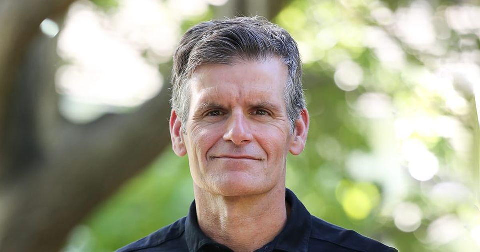 A headshot of Freshworks CEO Dennis Woodside
