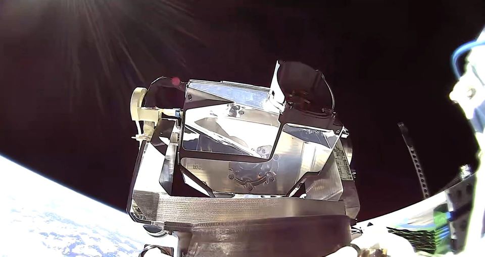 SpaceX's new "mini laser" fuels missile tech speculation