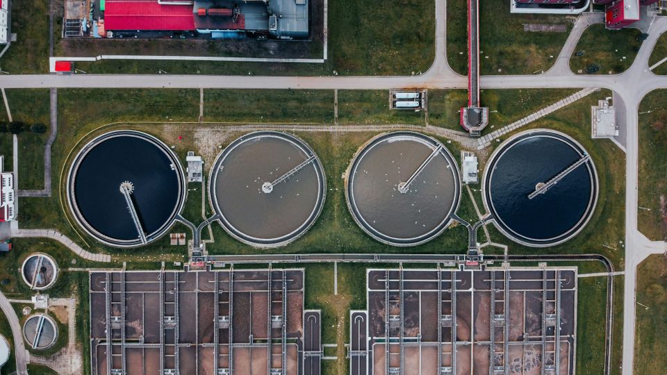A water treatment centre seen from above, Yorkshire Water will spend £38 million on AI technology
