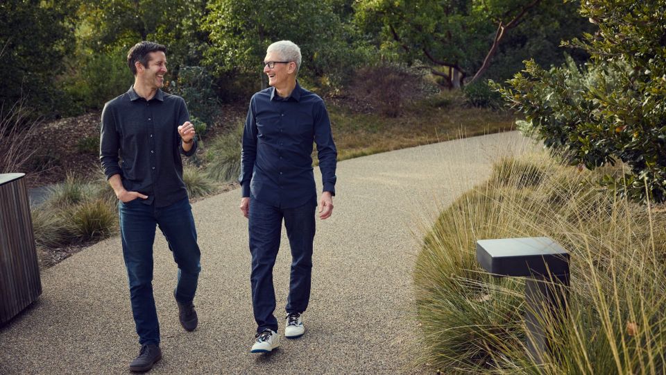 Tim Cook retires, hands over the reins of Apple to its hardware boss