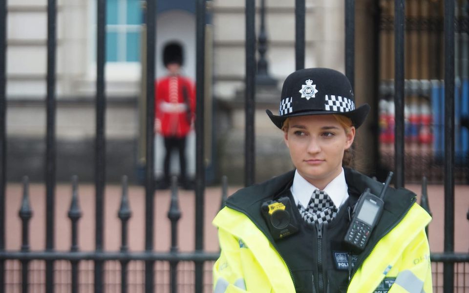 UK police spend £25m on legacy comms network waiting for new Emergency Network Service