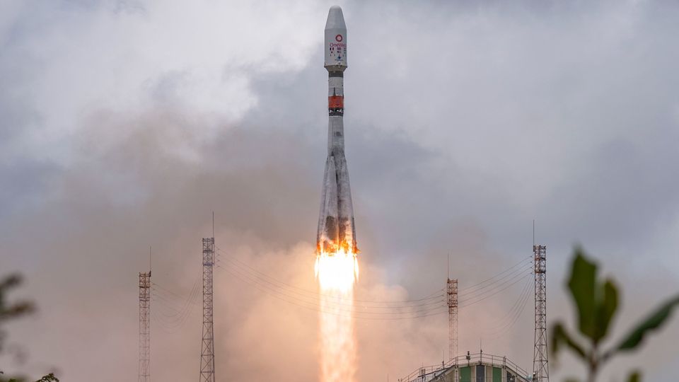 HMG to retain OneWeb national security guardrails