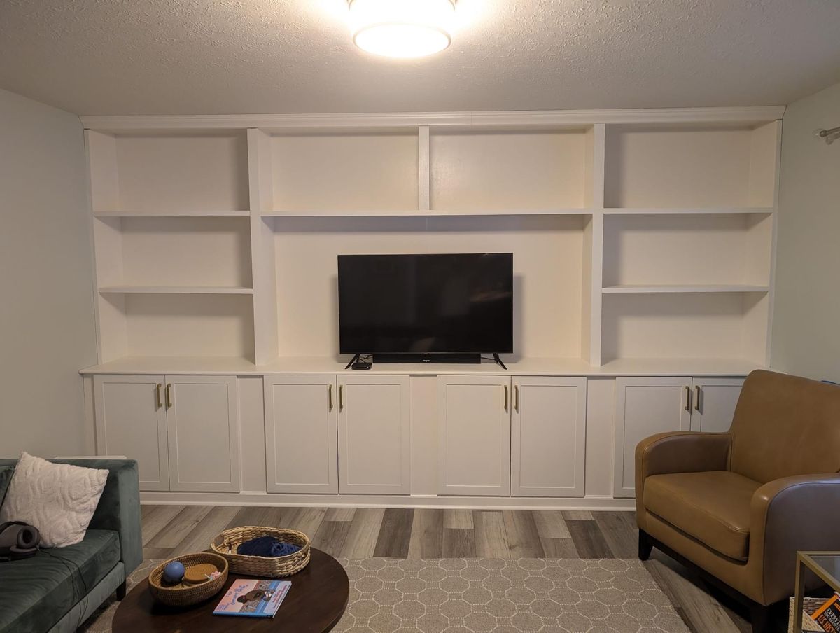 DIY Built-In Shelves