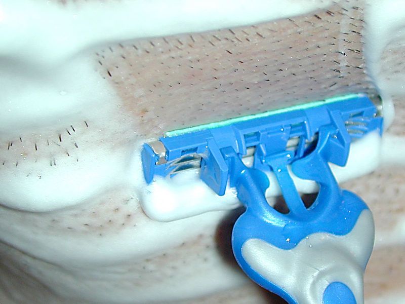 800px-Shaving2.jpg