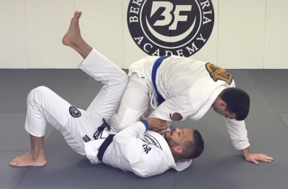 Escape knee on belly