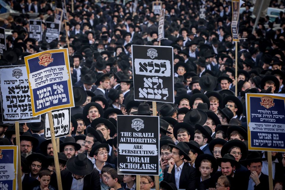 Do Charedim believe in civil disobedience for Torah causes?