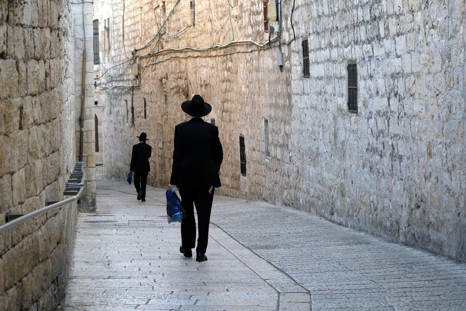 Why Do Charedi Men Wear Black and White?