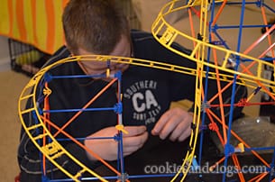 K'Nex knex cosmic twist coaster 9 up roller coaster rollercoaster