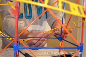 K'Nex knex cosmic twist coaster 9 up roller coaster rollercoaster