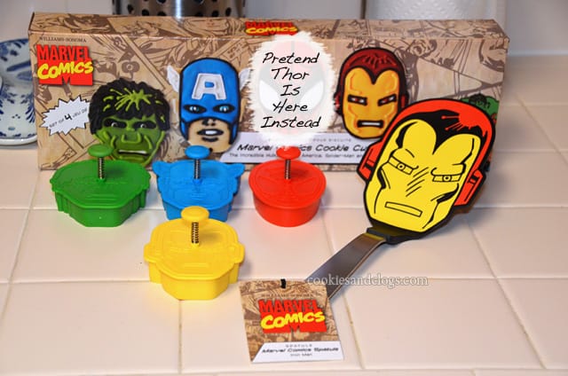 av_cookies01 Marvel's The Avengers Cookie Cutters Decorate Hulk Iron Man Captain America