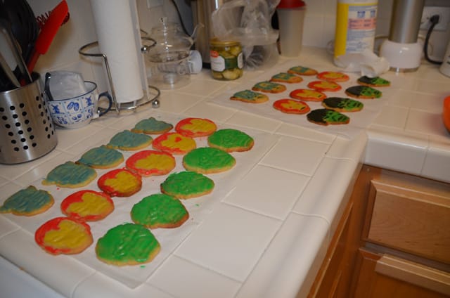 av_cookies04 Marvel's The Avengers Cookie Cutters Decorate Hulk Iron Man Captain America