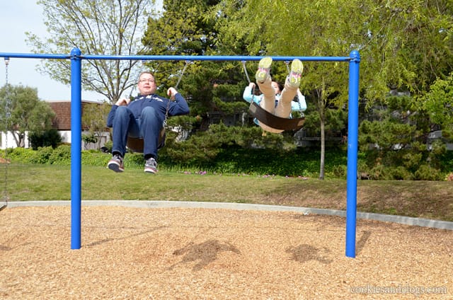 swings01 Father Dad Daughter Child Swing at the Park