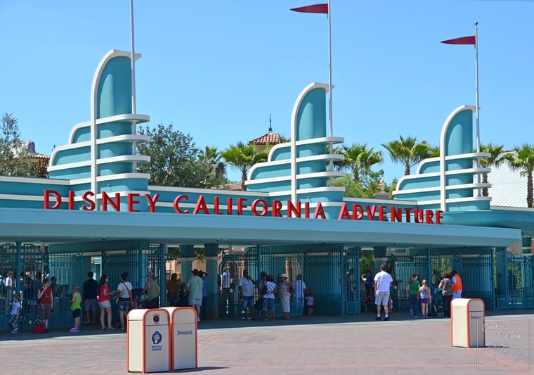 Disney California Adventures Disneyland Anaheim 2012 cars land world of color buena vista