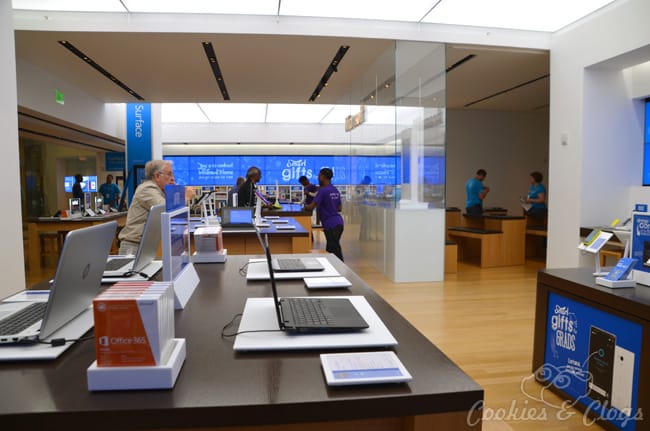 Microsoft Store tour feat. YouthSpark summer camps and discounts for grads #SmartHappensHere