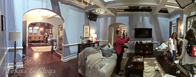 Behind-the-Scenes Set Tour of black-ish, family comedy tv sitcom on ABC