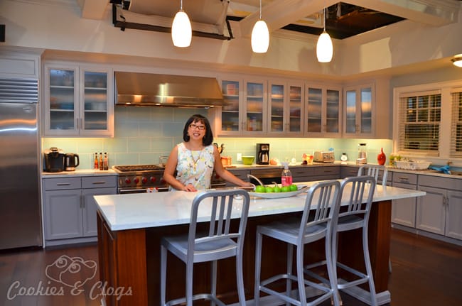 Behind-the-Scenes Set Tour of black-ish, family comedy tv sitcom on ABC – kitchen