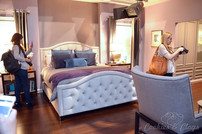 Behind-the-Scenes Set Tour of black-ish, family comedy tv sitcom on ABC – master bedroom