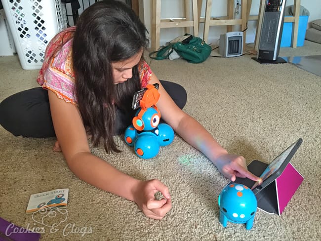 Dash & Dot – Programmable Robots for Kids Ages 5+
